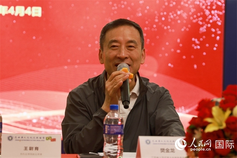 江蘇省人大常務(wù)委員會常務(wù)副主任樊金龍在座談會上致辭。人民網(wǎng)記者 陳海琪攝