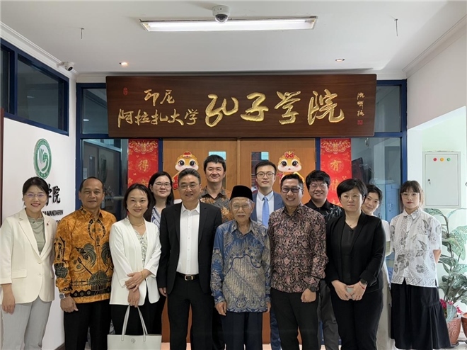中國—東盟中心代表團(tuán)訪問阿拉扎大學(xué)孔子學(xué)院。活動主辦方供圖
