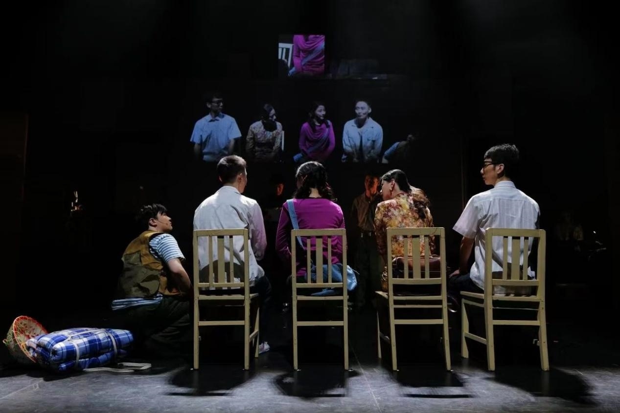 《布吉出租屋》劇照。國(guó)家話(huà)劇院供圖