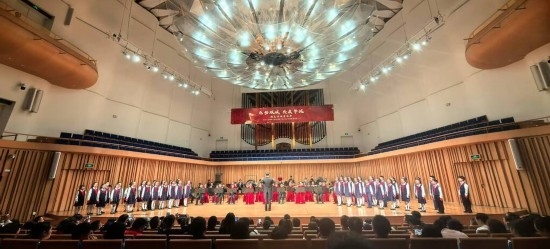 重慶大學城樹人小學校管樂團參加比賽。