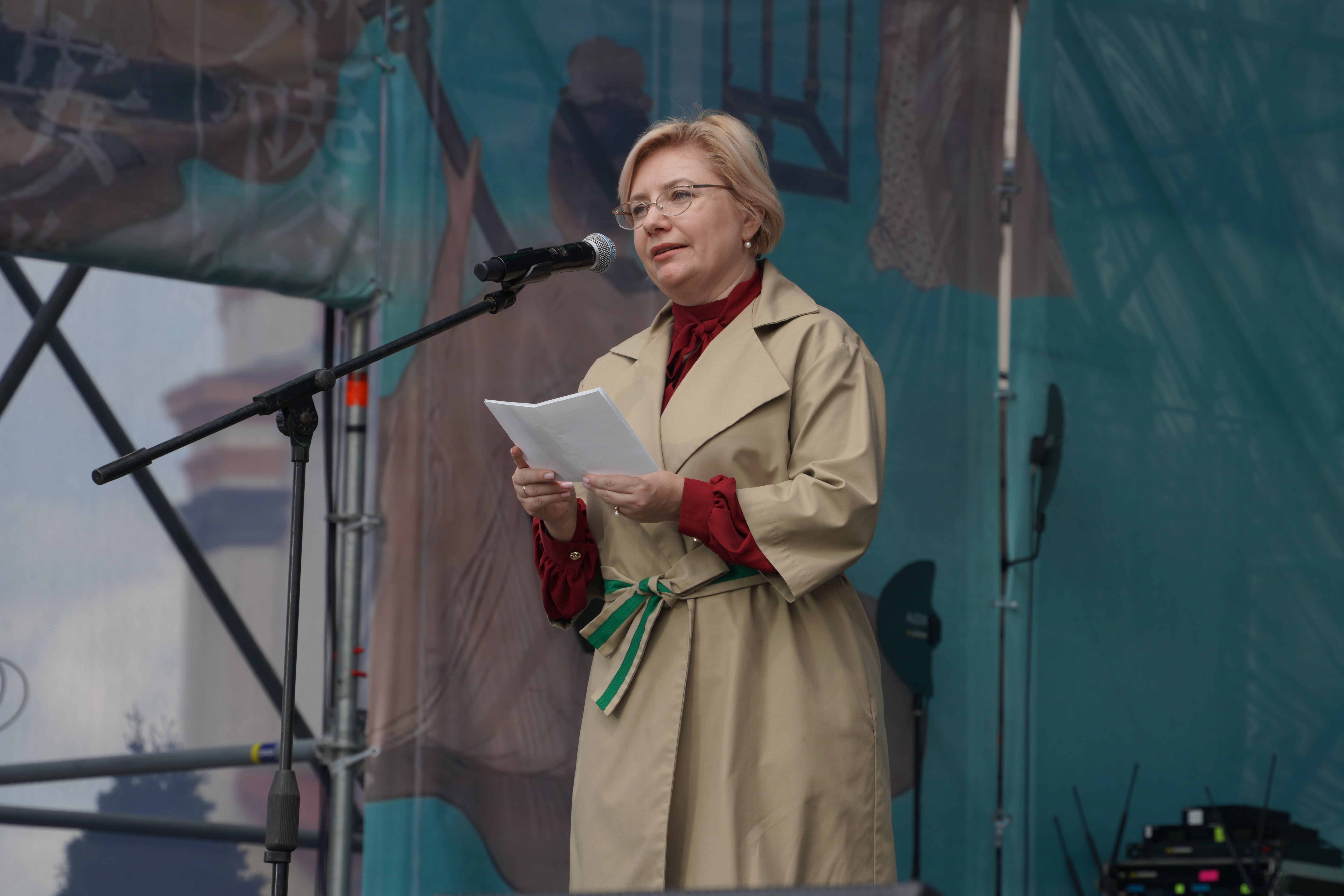 拉扎列維奇在活動(dòng)開幕式上發(fā)表致辭。中國(guó)駐白俄羅斯大使館供圖