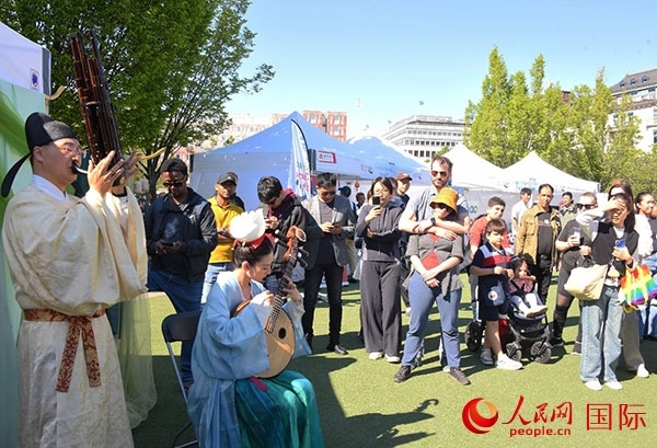 明月民樂(lè)工坊展示。人民網(wǎng)記者 殷淼攝