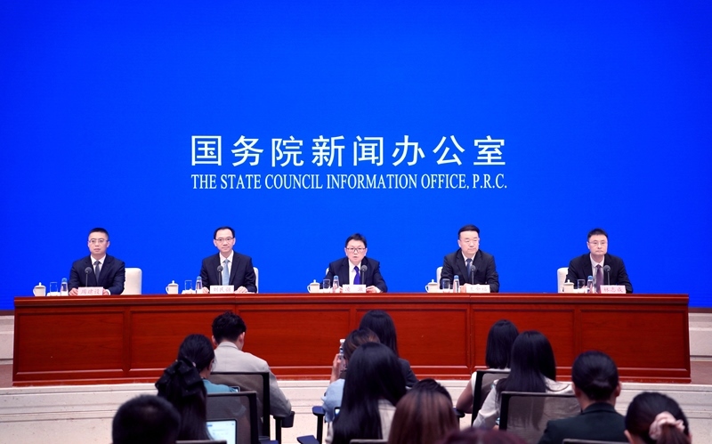 國新辦舉行新聞發(fā)布會+介紹第二十五屆中國國際投資貿易洽談會有關情況XxjpsgC007298_20250826_PEPFN0A001.jpg